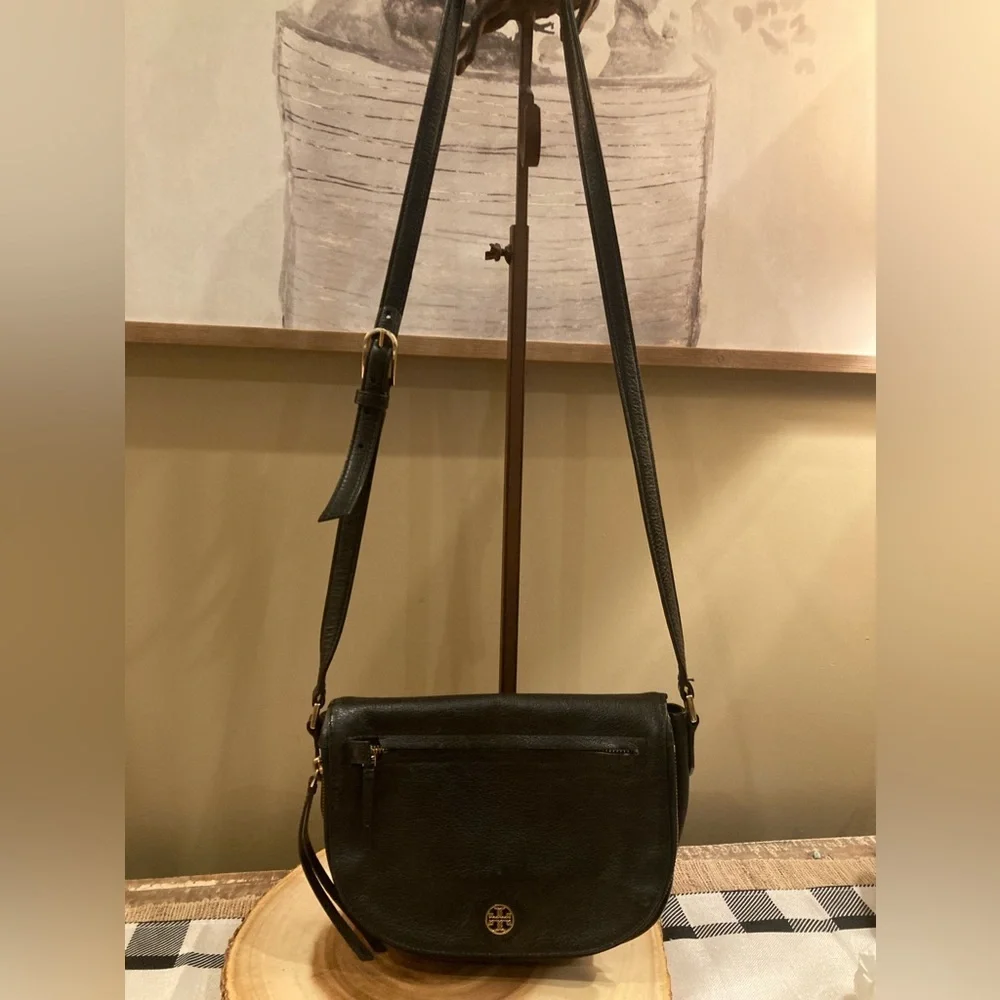 Tory Burch Black Pebble Leather Brody Saddle Crossbody Bag Flap ￼Over Purse 450$